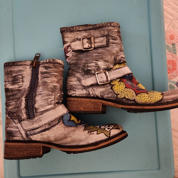Steve Madden ladies leather comic book boots, 8.5 M - Picture 5 of 14